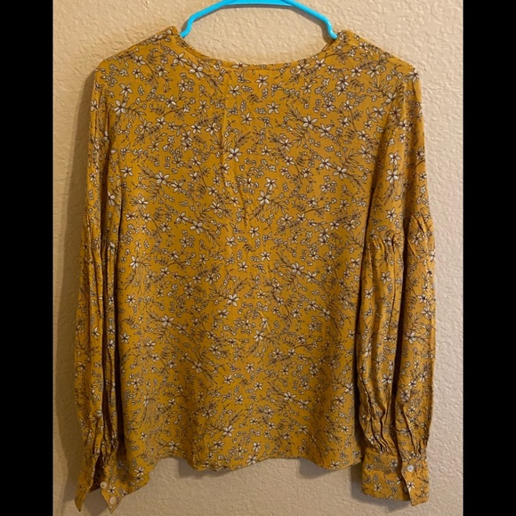 H&M floral blouse - Picture 2 of 5